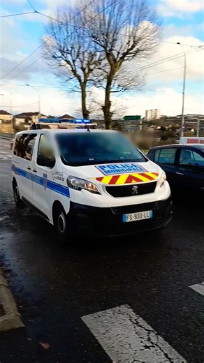 Compilation de la Police Municipale en urgence dans Limoges. 🚨🔊🎶🚓 #pm87