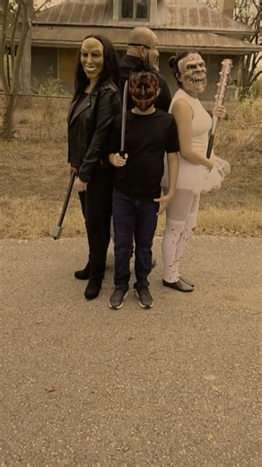 🔪🩸#thepurge #halloweenmask #halloweeninspo @blumhouse 📸 Photographer/Video @the.jessica.martin 🎥 Reel Editor @motherspookywitch Costume Details: Oliver: The Purge Anarchy Mask: Amazon Oversized Blood Splatter Saw Weapon: Party City Meghan: Smiling Woman Mask: Spirit Halloween Axe Weapon: Spirit Halloween Levi’s Faux Leather Moto Jacket: Amazon Juliet: Kiss Me Mask: Savage Maks Spiked Bat Weapon: Spirit Halloween Layered White Tutu Skirt: Amazon Bloody Knee High Socks: Amazon Nicholas: Boulev