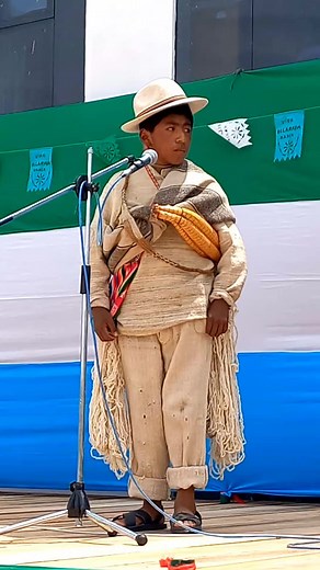 Niño recita poema por el 39 aniversario de distrito de Ollaraya 2023 | NINO TV 950070847