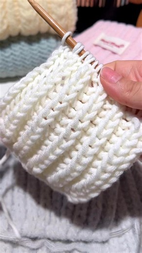 Knit a scarf using the three stitch method #handcraft #crochet #knitting