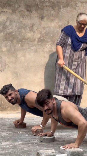 📈No pain no gain but when mom is there tab toh double hype hai!#gym #youtubeshorts