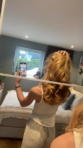 Replying to @Not your hoe💅🏻💗 tutorial😍#fypシ #curls #hairrollers #tutorial #hair