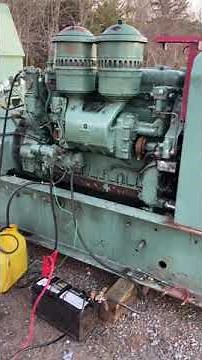 The Screaming Jimmy Detroit Diesel 6-71 Start up!