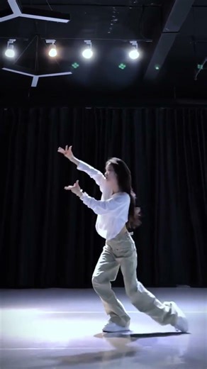 Defy the Rain: My Rainy Day Dance Challenge! YuAi Dance RainyDay
