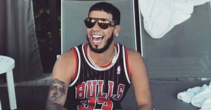 Anuel AA celebra el éxito de su álbum "Emmanuel": "¡Número 1 en Billboard!"