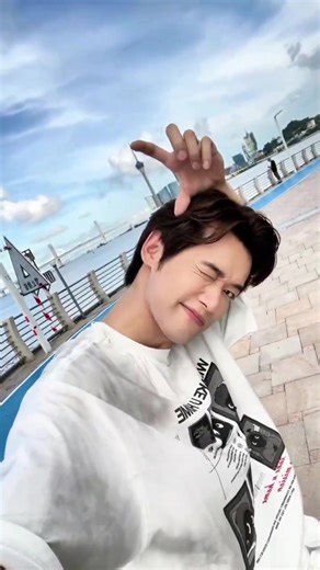 Liu DongQin (Zayn Eric) is perfectly cast as Sheng Wang in #TheOnlyOne (#TheOn1yOne) He is one of the best actors ever!! His expressive eyes and his acting skills are top notch!! #LiuDongQin #MouMou #某某 song by #WayV