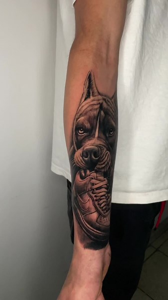 Primer sesión #smuc #smuctattoo #pitbultattoo #pitbull #tatuaje #nike #blackamdgreytattoo #