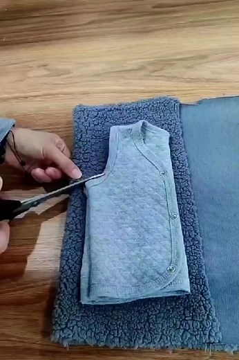 20K views · 43 reactions | Sewing tips and ideas for beginners guide Thank you for watching ❤️ #highlightseveryone #everyoneシ゚ #highlightseveryonefollowers #vedioviralreel #followersreels #fypシ゚ #StarsEverywhere @topfans | The Craft and Mix | Facebook