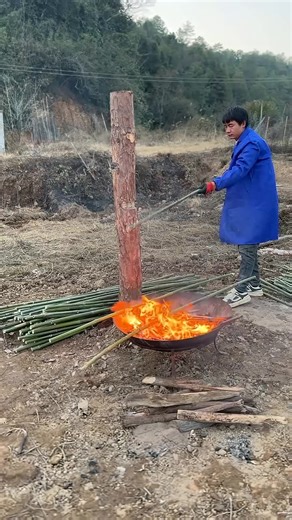 Ancient Wisdom the Full Process of Fire-Bending Bamboo.