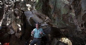 Fossilised remains of early hominid child found in cave  | Africanews