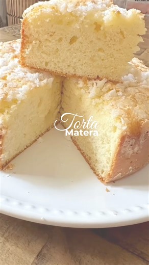 Andrea Paola Cerdá on Instagram: "LA MEJOR TORTA MATERA 🧉 DEL MUNDO Ese fue el nombre que le dio la autora de esta receta Rocio mi amiga y colega de @delicias_oink y realmente debo admitir que lo es! Súper deli!!! No dejes de prepararla! Comenta sii si la vas a preparar!! Acá te comparto la lista de ingredientes⬇️⬇️ 3 Huevos 150 g (3/4 taza)de Azúcar. 1/4 (50ml) de Taza de Aceite girasol. 1 chorrito de Esencia de Vainilla. 1 taza de harina(160g) (la que quieras, integral, 0000, 000 o de Arroz! 