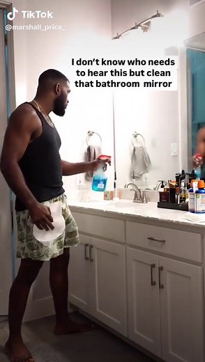 Cleaning Tips: Maintain a Sparkling Bathroom Mirror