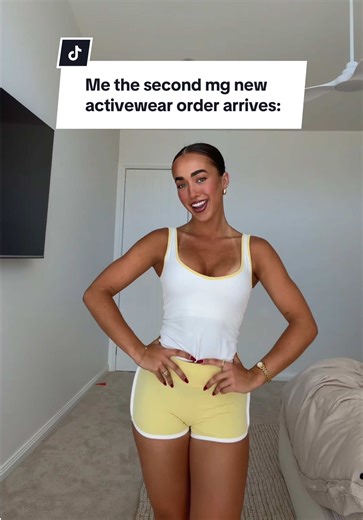 The cutest new collection just went live @Muscle Republic 👏🏼🎾👟 my code: LILLY10 will save you $$ at checkout !!! #activewear #tryonhaul #fashionshow #ootd