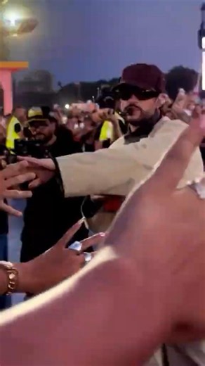 🔥 Bad Bunny saludando a sus fans (17 Jul 2026) Live in Milan, Italia