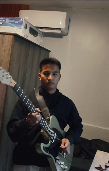 Fermata Electric Guitar Features and Review