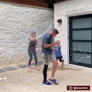 Alex Smith’s wife and kids celebrate one incredible comeback. (via @lizbsmith11) | NFL on CBS