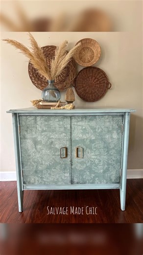 10K views · 102 reactions | It’s mini tutorial time! ✨ This time Megan from talks us through ⭐️how to create raised stencil ⭐️how to use large format decoupage paper ⭐️ and even shares some insight in to how to tie both of them together! | Decoupage Queen | Facebook