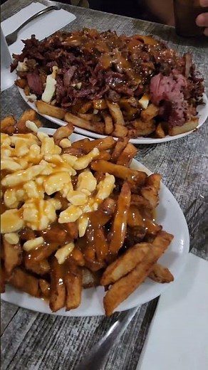 La Banquise Poutine, Montréal, Canada 🇨🇦