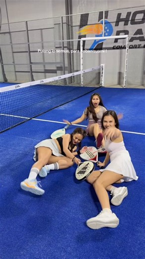 Shandra Bahari on Instagram: "Para beban suami tolong tau diri 🙏🏻 @natagein21 @dellababoon"