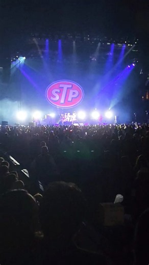 Incredible catching Stone Temple Pilots at the Pond with Godsmack absolute legends!!#rockon #stp