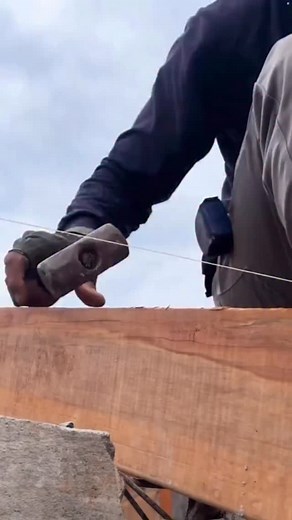 1.1M views · 7.5K reactions | #gustavocarpinteiro #carpintaria #dicadodia #carpinteiro #madeira #telhado | Gustavo Nobre | Facebook