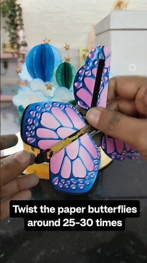 Flying Butterflies in Explosion box - Tutorial - #waferpaper #buttercreamcakes #caketrends #cakes