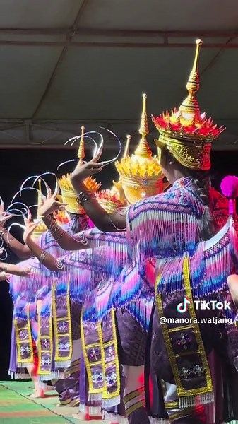 มโนราห์และการเต้นในเกาะสมุย