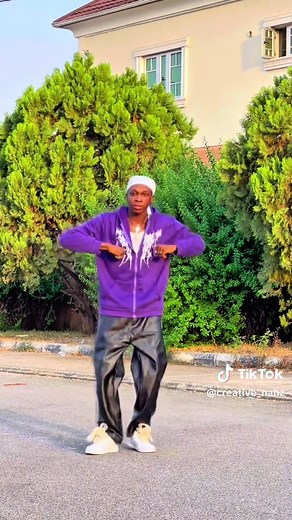 Footwork Dance Tutorial: Mastering Stylish Movements