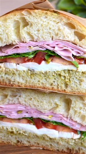 This is the only no-knead Focaccia recipe you’ll ever need 🤩