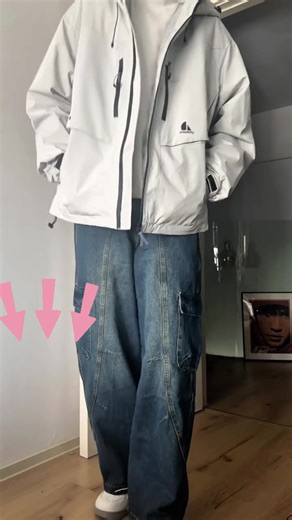 Insulated Ski Jacket for Winter Sports Enthusiasts