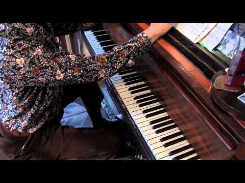 How to Clean Ivory Piano Keys