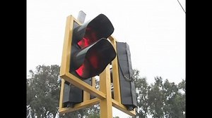 Instalan semáforos sonoros para invidentes en Lima
