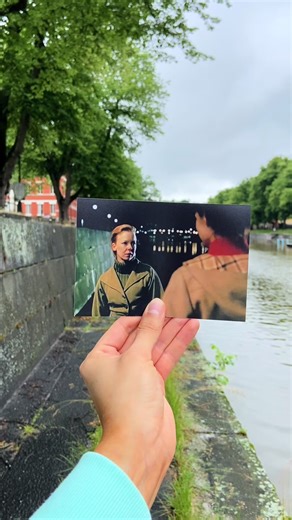 Ei, videolla ei näy Seine-joki vaan Aurajoki! Tove-elokuvan Pariisiin sijoittuvat kohtaukset kuvattiin nimittäin Turussa. 🎨🖌️ Muita kuvauspaikkoja löysin Helsingistä ja Olkkalasta. 📍Aurajoki 📍Linnankatu 1 📍Pohjoisesplanadi 13, Kauppatori 📍Ritarikatu 5, Kruununhaka 📍Olkkalan kartano #tove #tovejansson #filminglocation #elokuva