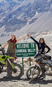 IF YOU’RE FALLING: THAT’S HOW YOU LEARN Wise words ☝️from the brave and inspiring miss Ghazal Farooqi 🌟if you hav’t already checked out my latest video on YouTube WHAT ARE YOU WAITING FOR!!! https://youtu.be/f96J-koyqXc Because if the road of life was completely smooth, flat and easy, you would never be gifted the chance to grow. It’s when we are pushed outside of the limits we create for ourself, challenged and try something new, do we discovery a whole new possibility of what we never knew. W