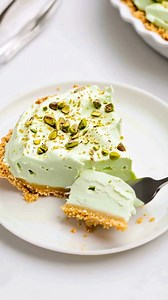 Easy No Bake Pistachio Cream Pie 🥧💚 🌿 Cool, Creamy, and Dreamy in Every Bite! 🌿 This Easy No Bake Pistachio Cream Pie is the perfect dessert when you want something quick, light, and irresistibly creamy. With its silky pistachio filling and buttery crust, it’s a sweet treat that feels indulgent but takes minutes to make! Ingredients: 1 prepared cracker crust 1 (3.4 oz) package pistachio instant pudding mix 1 cup cold milk 3 oz cream cheese, softened ¼ cup butter, softened ½ cup powdered suga