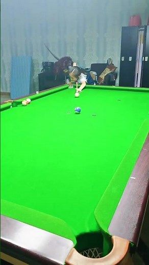Five points, head tilt and blind play, five points. Children play billiards and billiards at fiv