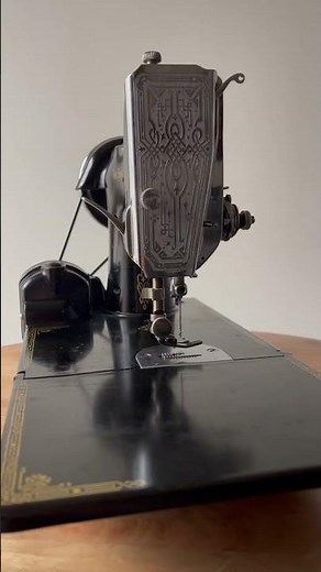 Singer Sewing Machine 1933 Featherweight 221-the first model made