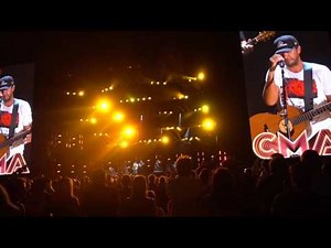 Luke Bryan - Drink a Beer (w/ moment of silence) (Live CMA Fest 2016)