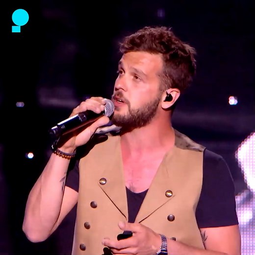 Avec émotion, Claudio Capéo chante son titre touchant "Riche", écrit pour son fils 🥺 | Purecharts