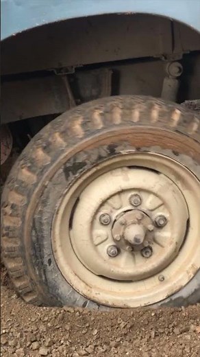 🚙🔥 Land Rover Series IIA… ¡un 4x4 nacido para trabajar duro!