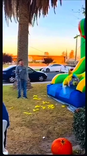 Red glow hits different 😮‍💨🔥 Dark gaming setup vibes ❤️‍🔥. Aesthetic desk setup for gamers. #blackandredsetup #gamingsetup #pcsetup b#gamingaesthetic #gamingroom #gamingdesk #pcbuild | Lazyfoxplays