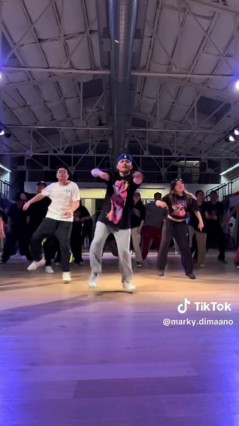 What could have been at the Super Bowl😮‍💨 my class went crazyyyy #usher #heydaddy #daddyshome #halftimeshow #dance #choreography #superbowl @Usher Raymond