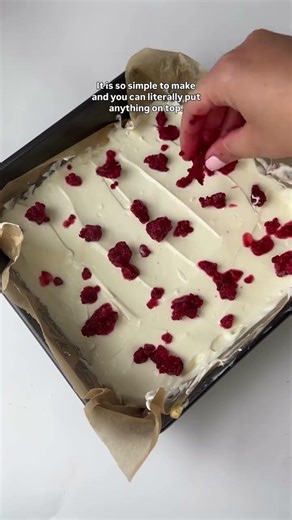 4 ingredient Frozen Yogurt Bark the perfect summer snack