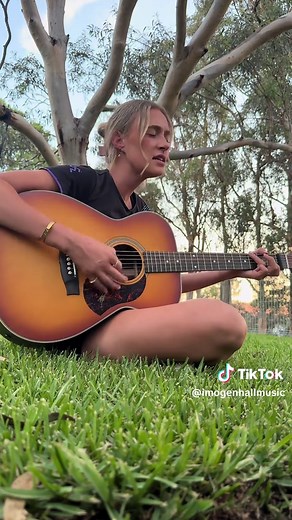 You were thinking that running for it would make a good story. Cop car - Keith Urban 🚔 #acousticcovers #viral #trending #keithurban