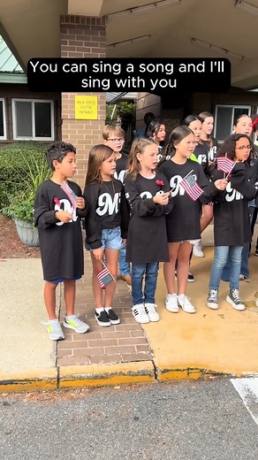 Mandarin Oaks Elementary School celebrated our veterans in style! Veteran parents started the day with breakfast alongside their kids before joining a parade down the halls, cheered on by every student. The Mandarin High School Cadets led the flag raising, students recited the Pledge of Allegiance, and the M2 Choir filled the school with the Star-Spangled Banner. A huge THANK YOU to all our veterans for your service, your sacrifice, and inspiring our next generation! | Duval County Public School