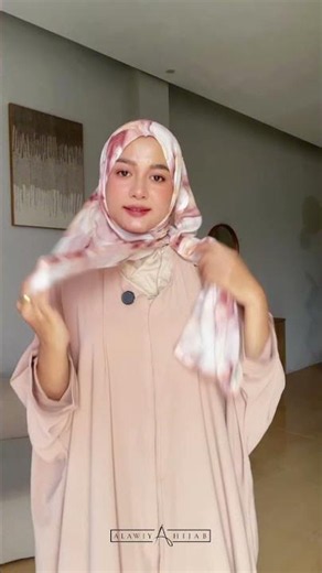 Aurora Viscose Printed color code: MAGNOLIA - Coral #alawiyahijab #printedviscose #pashminastyle