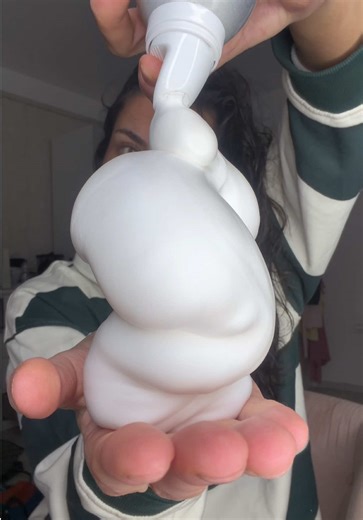 Easy Wavy Hair Tutorial for Gorgeous Waves