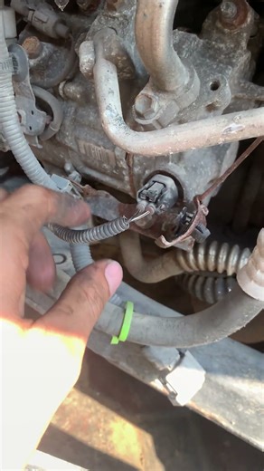 o Remove Car A/C Compressor Wire | Easy Step-by-Step Tut #carrepair #accompressor #mechanic #cardiy