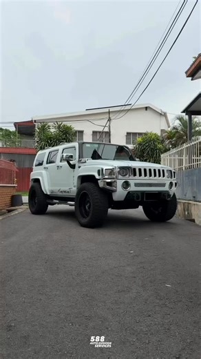 Hummer H3 2006 (Before & After) Our customer's Hummer H3 2006 with an all-new Genuine Leather Seats and Armrest in Black & Red color, Red Genuine Leather Gear Knob, Genuine Leather Steering Wheel in Black and Red color, Red Genuine Leather Door Trims, Red colored Seatbelts, and Premium Black Fabric for Roof Lining, Pillar & Sunvisor 🚘✨ 𝘗𝘳𝘰𝘮𝘰𝘴𝘪 𝘉𝘢𝘪𝘬 𝘗𝘶𝘭𝘪𝘩 𝘚𝘦𝘢𝘵 & 𝘉𝘶𝘮𝘣𝘶𝘯𝘨 𝘒𝘦𝘳𝘦𝘵𝘢 🚘✨ 𝘒𝘩𝘢𝘴 𝘶𝘯𝘵𝘶𝘬 10 𝘱𝘦𝘭𝘢𝘯𝘨𝘨𝘢𝘯 𝘵𝘦𝘳𝘢𝘸𝘢𝘭. 📣 𝘛𝘦𝘢𝘮 𝘬𝘢𝘮𝘪 𝘥𝘪