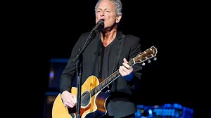 Lindsey Buckingham Announces First Solo Album in a Decade